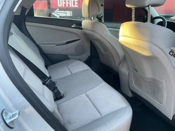 2017 Hyundai Tucson SE - Image 7