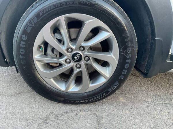 2017 Hyundai Tucson SE - Image 10