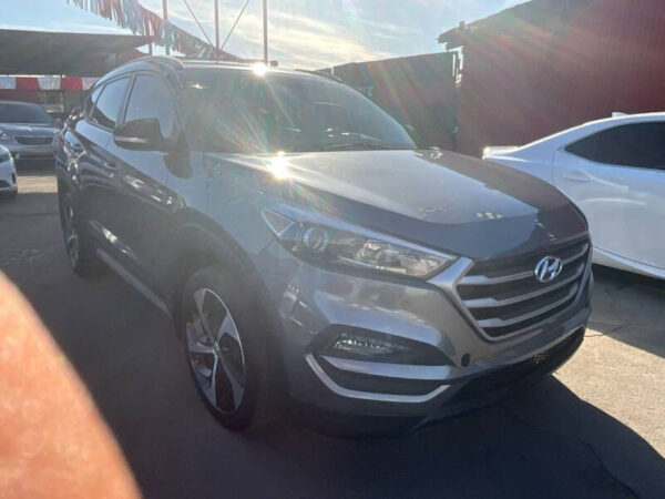 2017 Hyundai Tucson Sport - Image 6
