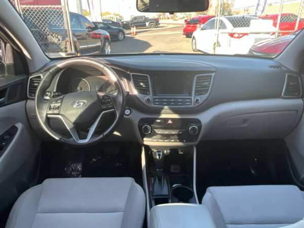 2017 Hyundai Tucson Sport - Image 8