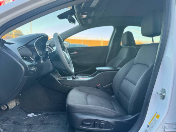 2020 Chevrolet Malibu LT - Image 15