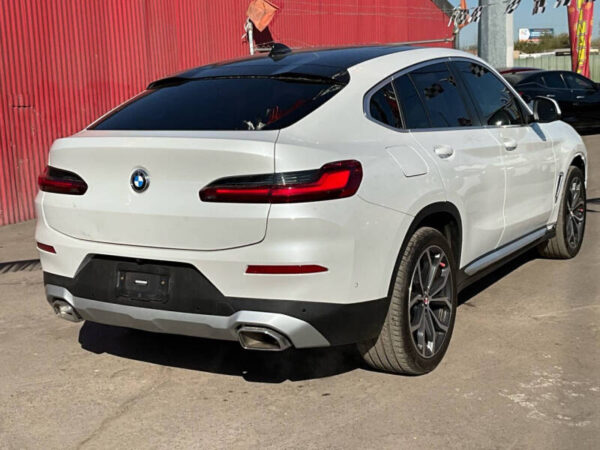 2022 BMW X4 xDrive30i - Image 4