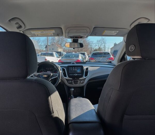 2018 Chevrolet Equinox LT - Image 3