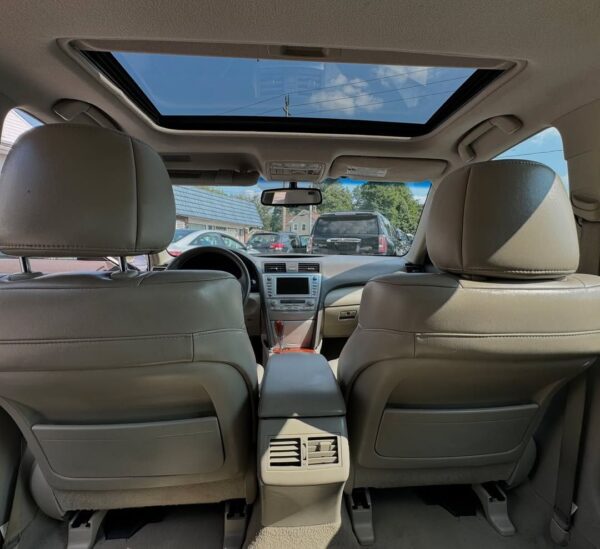 2011 Toyota Camry XLE - Image 2