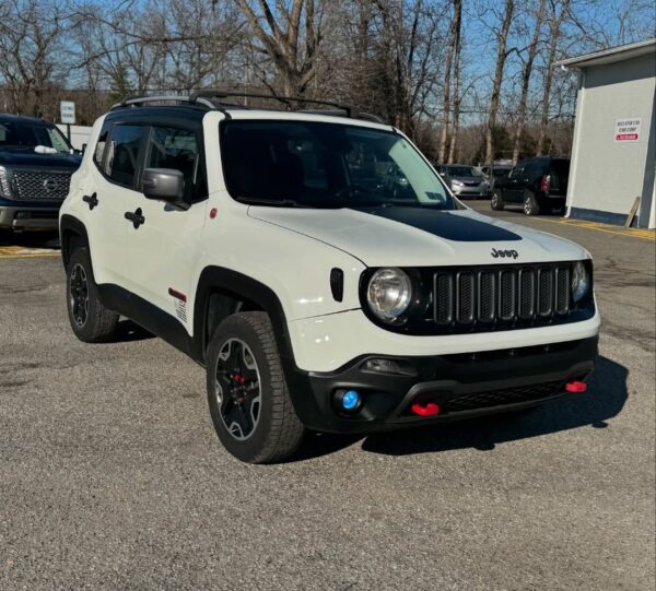 2015 Jeep Renegade Trailhawk 4x4 - Image 2