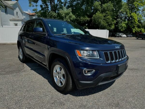2016 Jeep Grand Cherokee Laredo - Image 2
