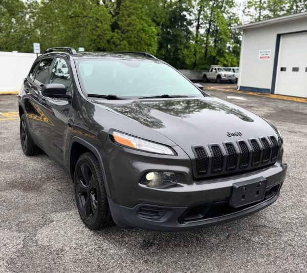 2017 Jeep Cherokee Sport