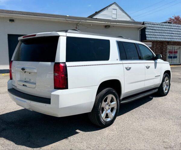 2016 Chevrolet Suburban LT - Image 4