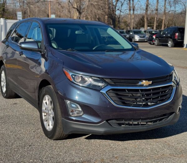 2018 Chevrolet Equinox LT - Image 2