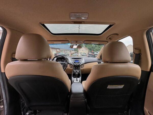 2013 Hyundai Elantra Limited - Image 3