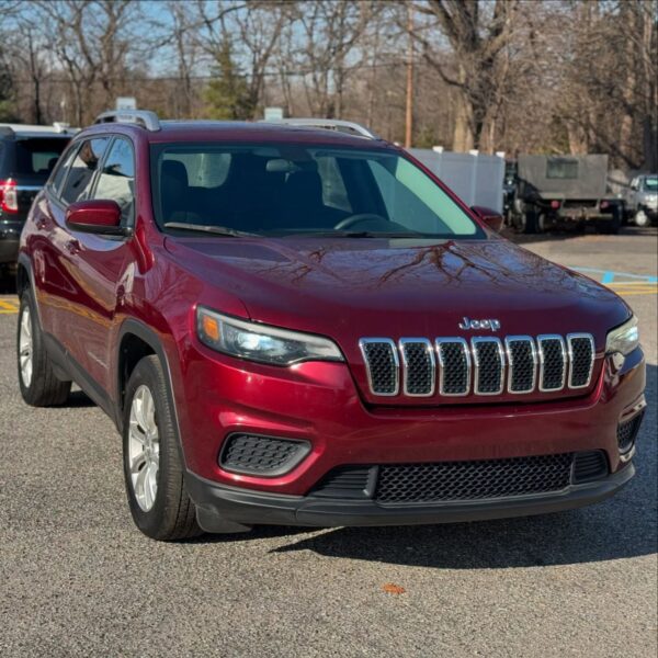 2020 Jeep Cherokee Latitude 4x4 - Image 2