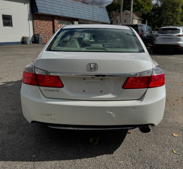 2015 Honda Accord LX - Image 4