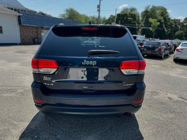 2016 Jeep Grand Cherokee Laredo - Image 4