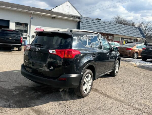 2014 Toyota RAV4 LE - Image 5