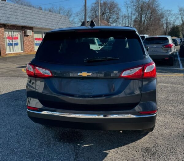 2018 Chevrolet Equinox LT - Image 4