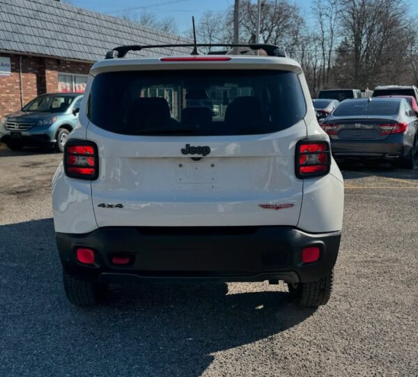 2015 Jeep Renegade Trailhawk 4x4 - Image 4