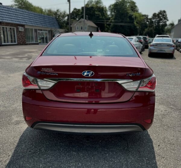 2012 Hyundai Sonata Hybrid - Image 4