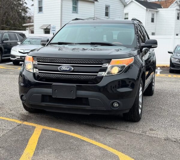 2015 Ford Explorer XLT - Image 2