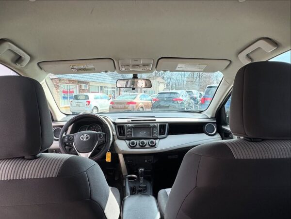 2014 Toyota RAV4 LE - Image 3