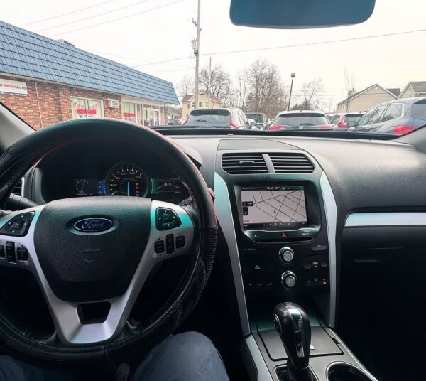 2015 Ford Explorer XLT - Image 3