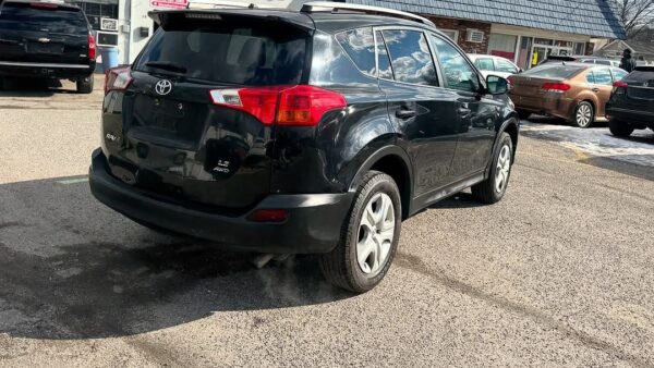 2014 Toyota RAV4 LE - Image 4