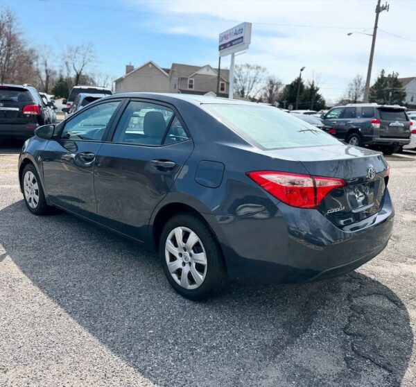 2018 Toyota Corolla LE - Image 4