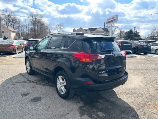 2014 Toyota RAV4 LE - Image 5