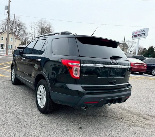 2015 Ford Explorer XLT - Image 5