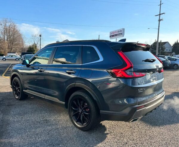 2023 Honda CR-V Hybrid - Image 5