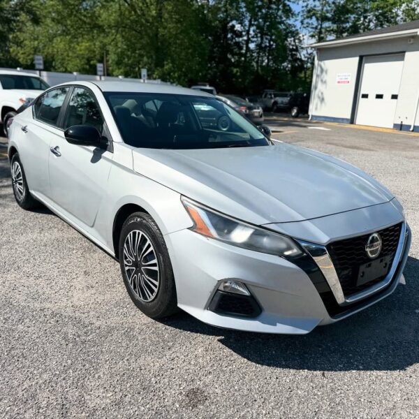 2020 Nissan Altima S - Image 2