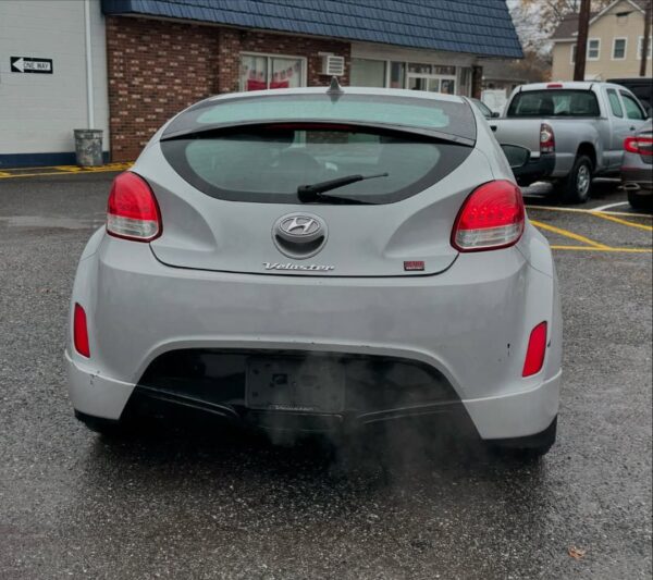2013 Hyundai Veloster Remix - Image 4