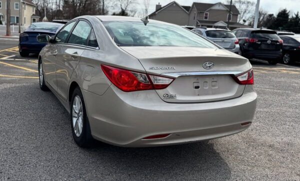 2011 Hyundai Sonata GLS - Image 5