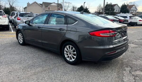 2019 Ford Fusion Hybrid - Image 4