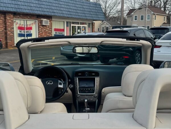 2011 Lexus IS 250C - Image 3