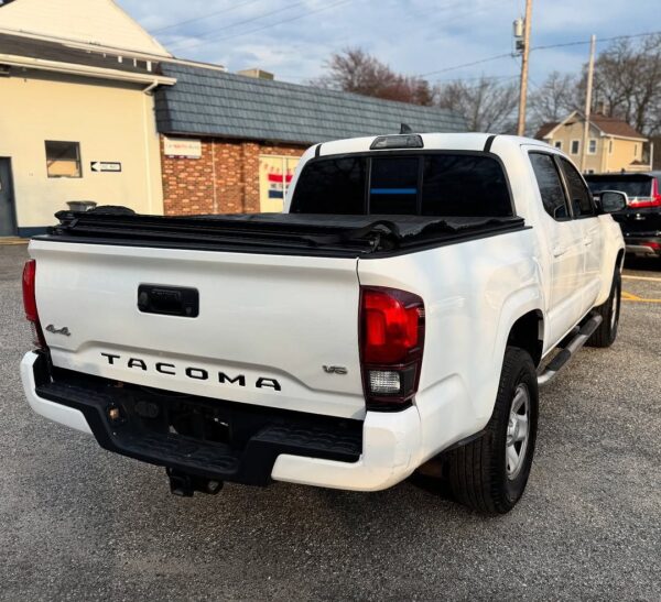 2018 Toyota Tacoma SR5 - Image 4