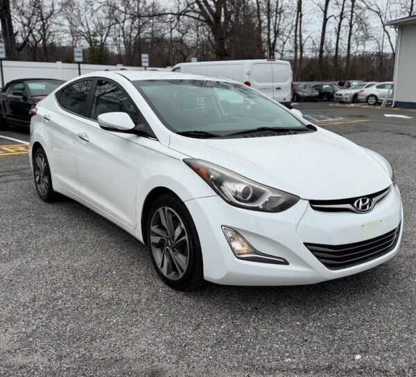 2014 Hyundai Elantra - Image 2