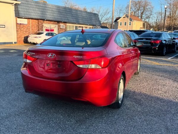 2012 Hyundai Elantra - Image 3